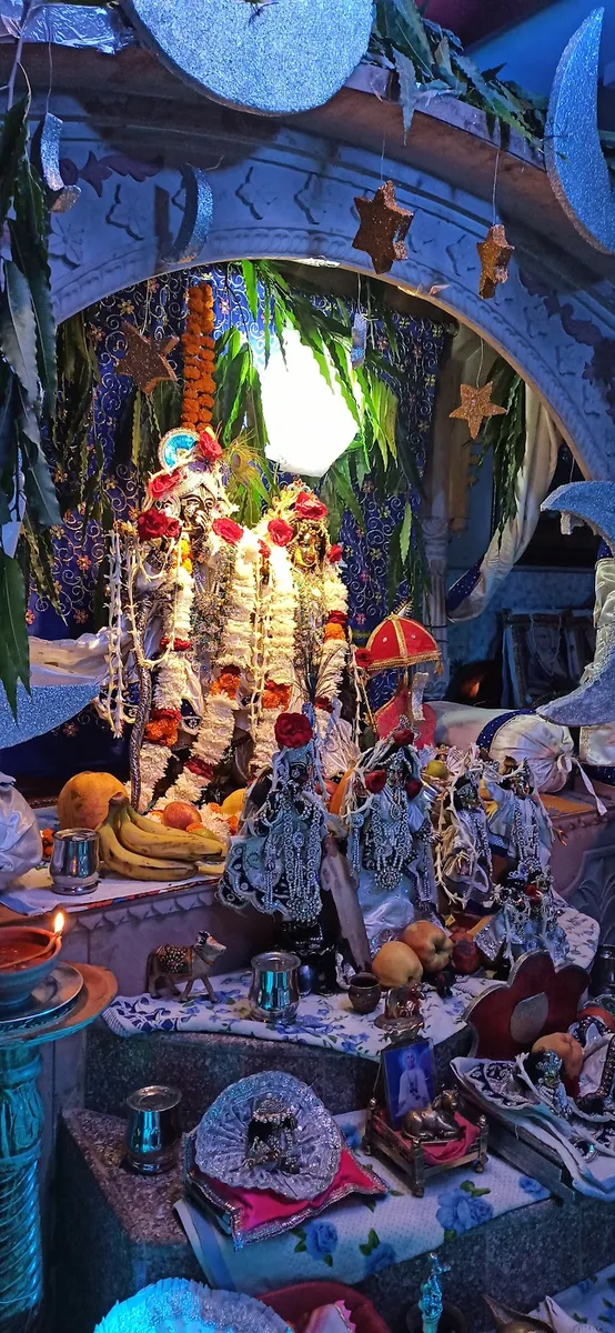 SHRI KARUNA BIHARI MANDIR AUR SHRI RADHA RAS MANDIR