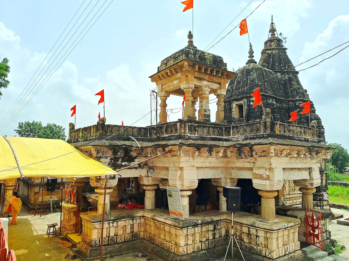 Someshwar Mandir, Rajura