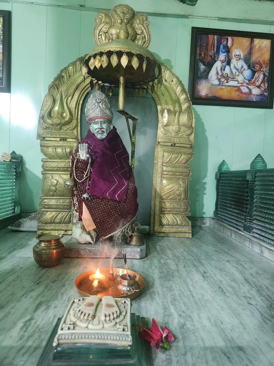 Sai mandir, Una