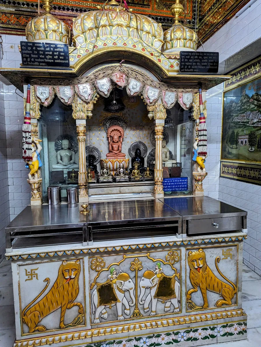 Parshwanath Digambar Jain Temple