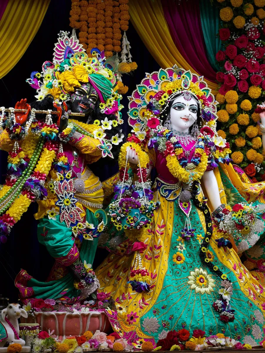 ISKCON Sri Sri Radha Madan Gopal Mandir - Nashik