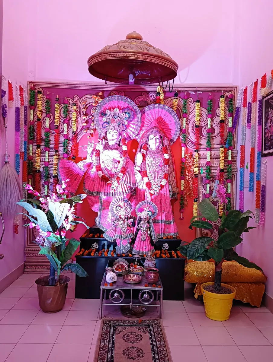 Radha Krishna Temple, Chamlog