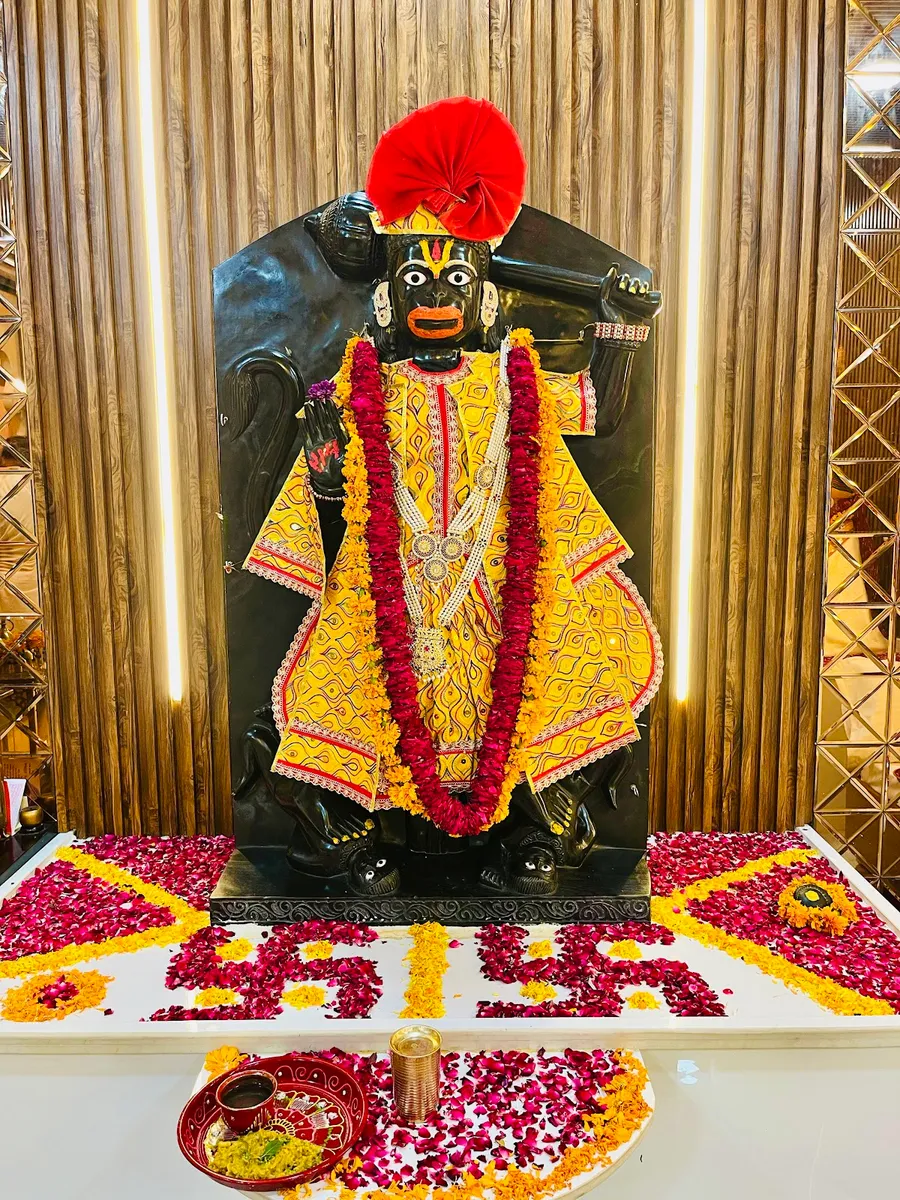 Baba neeb karori temple