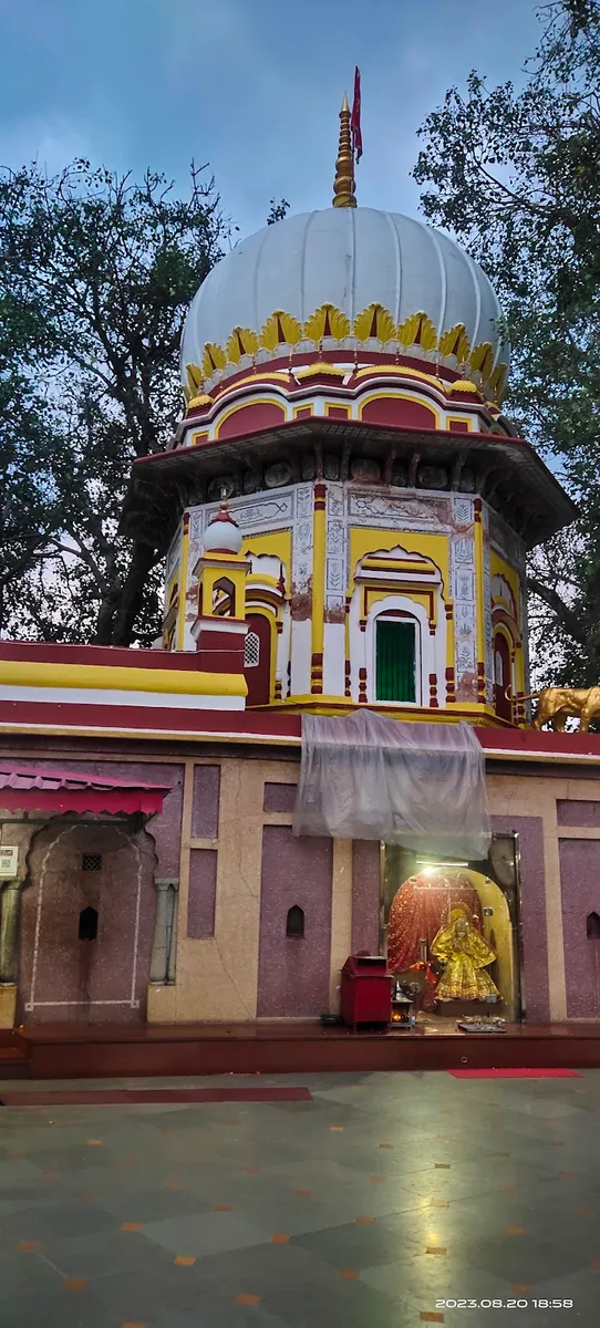 Sri MahaMaya Bala Sundari Temple) Trilokpur