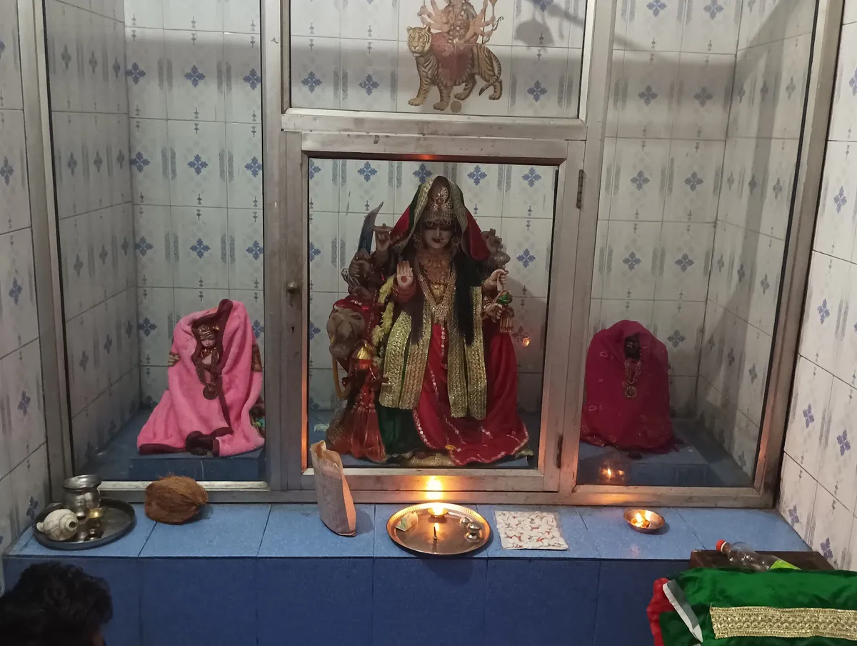 Shiv mandir Ajnoli