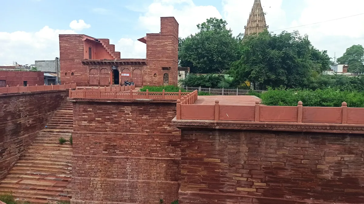 Shri Chopra Mandir Bawari