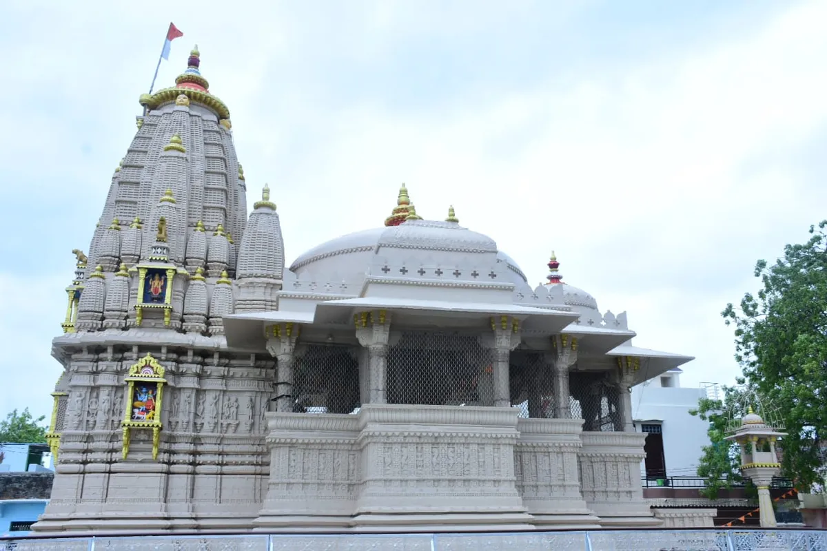 Kalyanray Ji Mandir Seelor