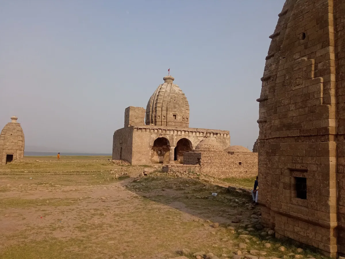 Bathu ki Ladi Temple. Jawali