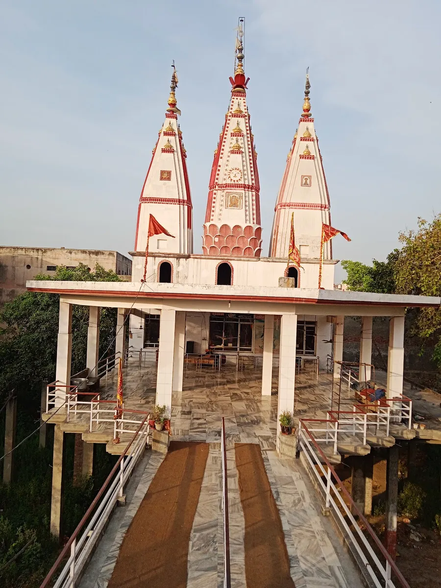 Shri Ram Sarovar Mandir