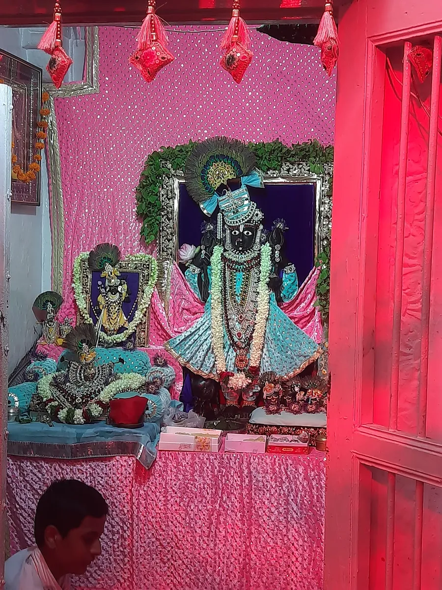 Dwarikadhish Temple