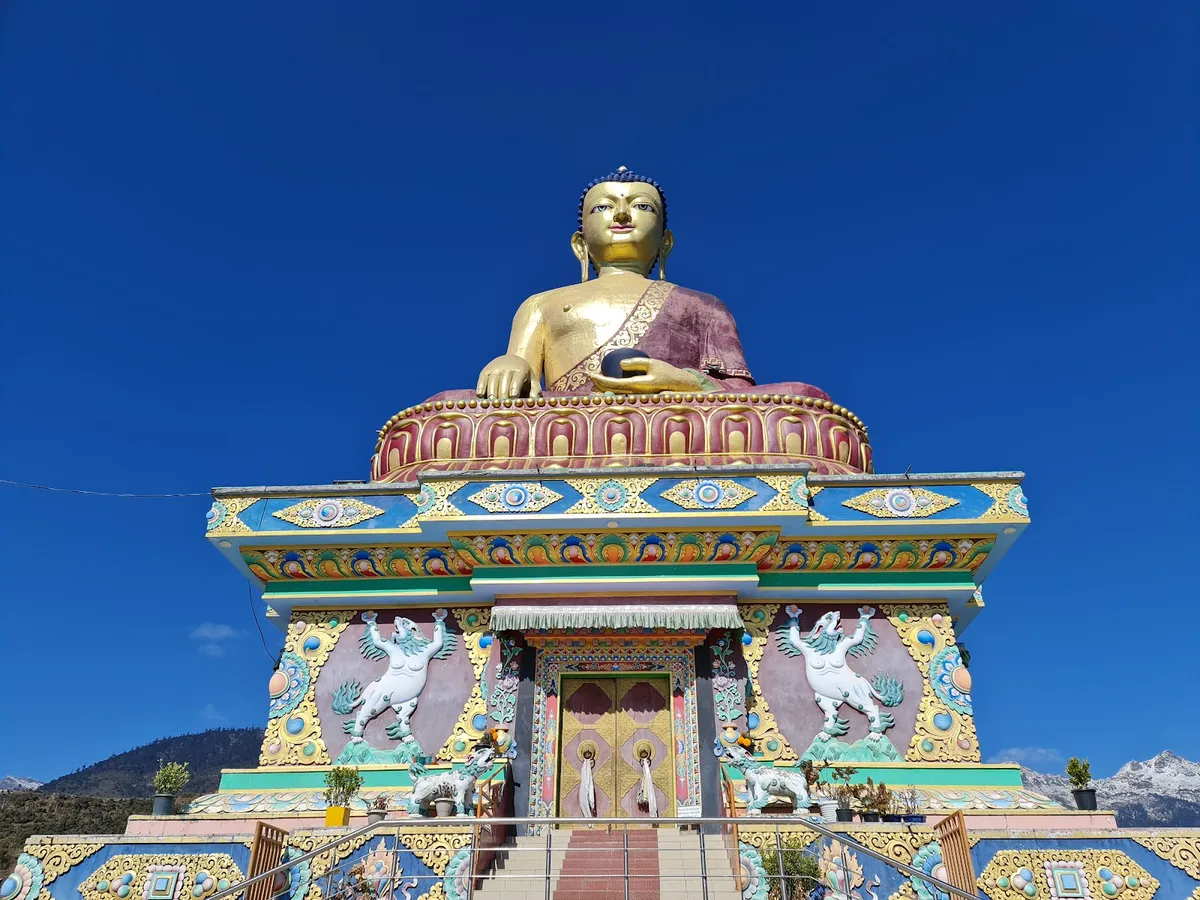 Giant Buddha Statue & Temple