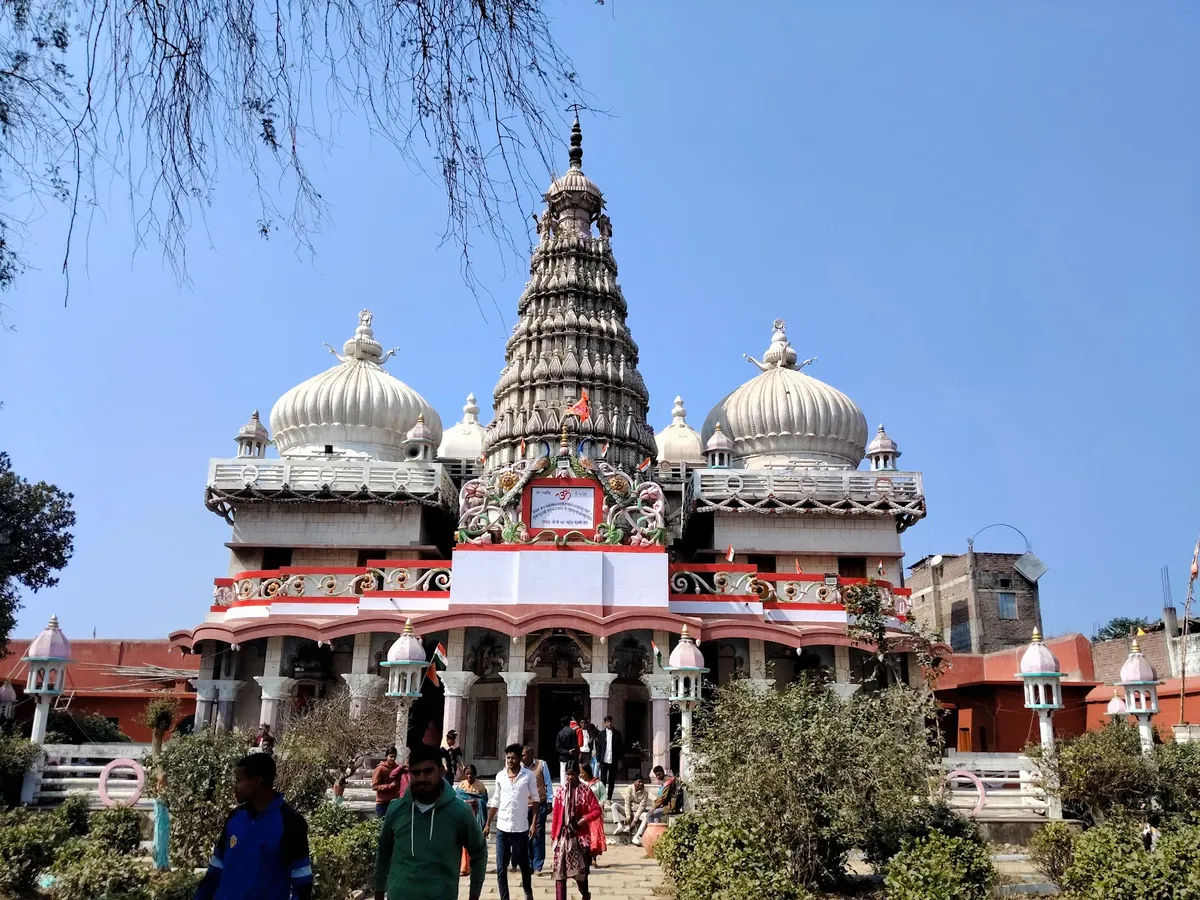 Naulakhha Temple