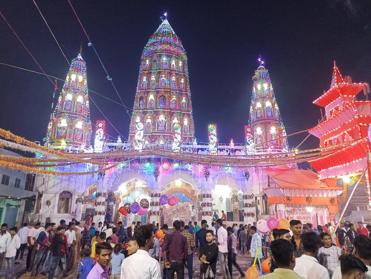 Sarvjanik Durga Temple Udakishunganj